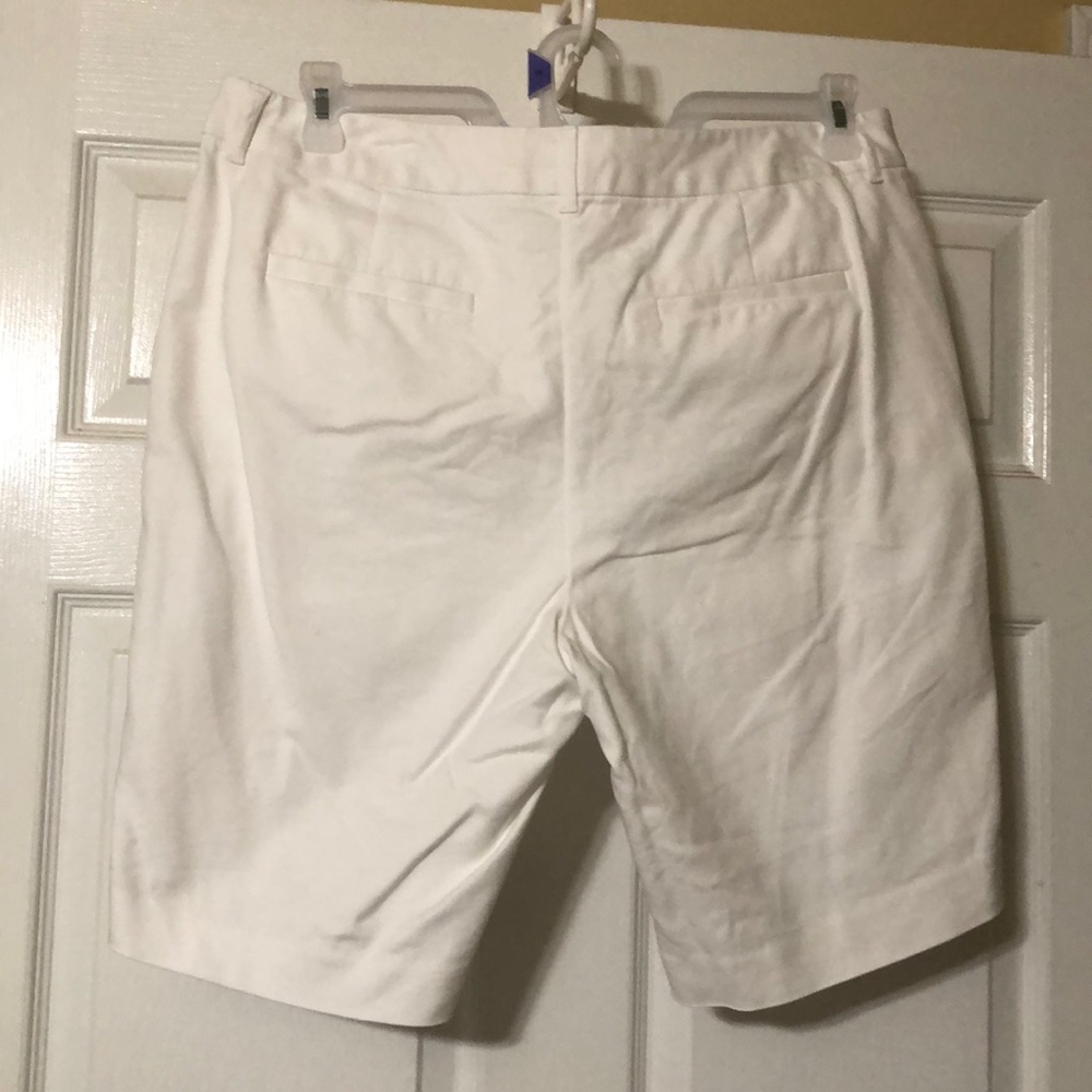 Shorts - Picture 3 of 3